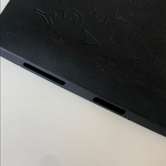 Marc Jacobs iPad case - Picture 9 of 12